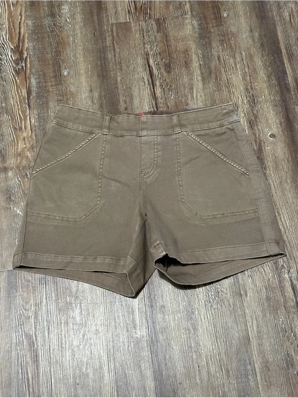 Spanx Stretch Twill 5" Shorts Women's Small Mid Rise Utility Pocket Outdoor Wear - Picture 1 of 6